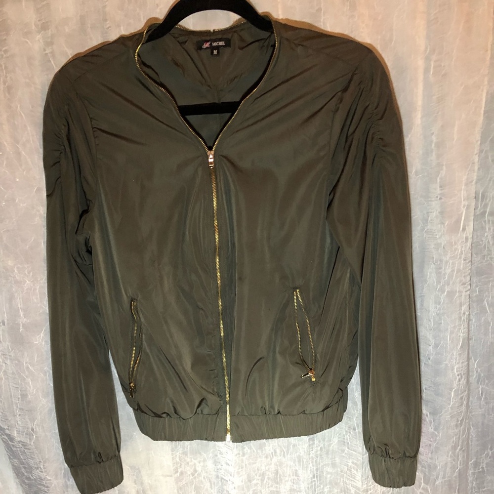 Light weight windbreak jacket